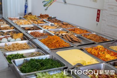 阿婆先吃飽再領愛心餐　嗆一句話「臉皮超厚」店家不幹了