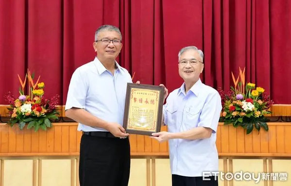 ▲▼    局長林宏儒屆齡退休，嘉縣警局辦理歡送會場面溫馨   。（圖／嘉義縣警局提供）