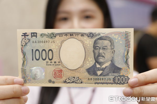 ▲▼新版日圓運抵國內，台灣銀行開放媒體搶先拍攝面額10000、5000及1000元新鈔。新版日圓紙鈔除上面人頭頭像改變外，還加入了新的雷射防偽技術。（圖／記者湯興漢攝）