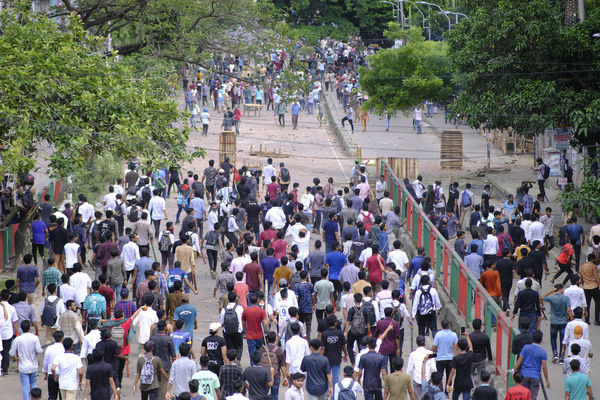 ▲▼孟加拉學生在全國多地發起示威，抗議公務員招聘政策。（圖／達志影像／美聯社）