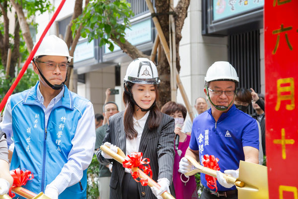 ▲市長高虹安宣布關埔首座空橋正式開工（圖／新竹市政府提供）