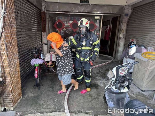 ▲彰化市3樓透天厝火警。（圖／記者唐詠絮翻攝）