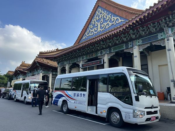 ▲▼專車接送往返新北市立殯儀館及八里渡船頭。。（圖／新北市政府提供）