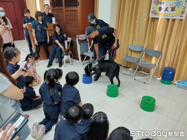 ▲▼高雄市政府警察局為保護兒童和青少年的網路安全，於今(20)日在市警局3樓大禮堂舉辦【暑期青春專案-守護兒少特攻隊】活動。（圖／記者吳世龍翻攝）