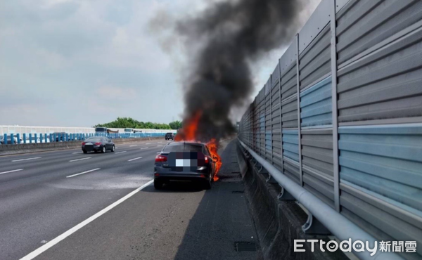 ▲管姓女子開車行經國道3號草屯路段時，發生火燒車，所幸及時逃生、毫髮無傷。（圖／記者高堂堯翻攝，下同）