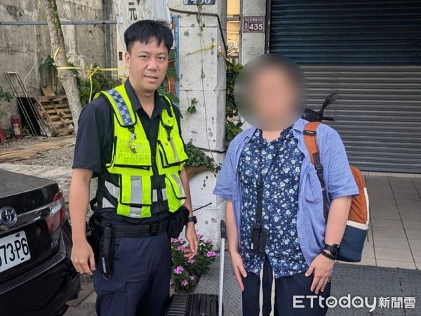 ▲▼男子拉行李箱在街頭狂奔1公里，台中警助他追公車找錢包。（圖／警方提供，下同）