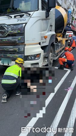 ▲▼徐婦超越砂石車，遭追撞倒地，送醫後救回一命。（圖／記者陸運陞翻攝）