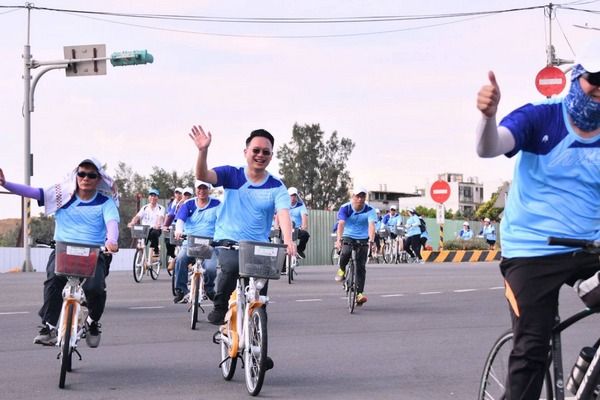 　▲后厝國小廢校前最後單車騎蘇俊賓不缺席