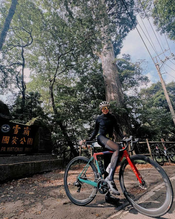 雖然流汗容易皮膚過敏，但宋城希大量運動維持身材、釋放壓力。（圖／翻攝自宋城希IG）