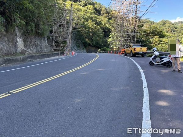 ▲▼林男擔心懸掛偽造車牌遭員警查緝，拔下車牌棄車逃逸             。（圖／記者郭世賢翻攝）