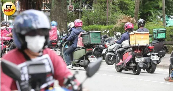 近年許多人開始跑外送。（圖／記者劉耿豪攝）