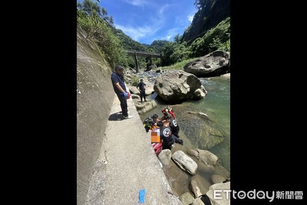 ▲▼新北三峽溪1男溺水。（圖／記者陳以昇翻攝）