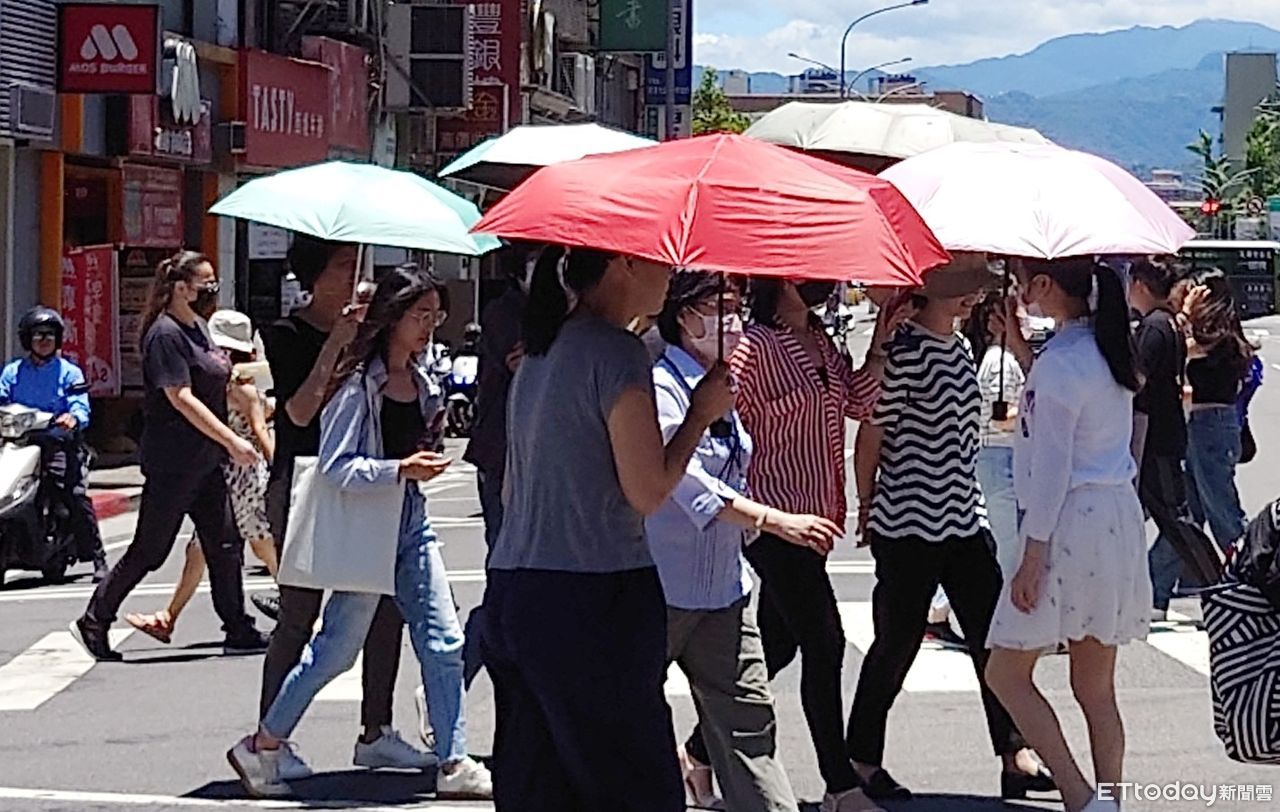 颱風假天氣超好!他預言「上班日才慘」炸雨 網點頭:真的常這樣 | ETtoday生活新聞 | ETtoday新聞雲