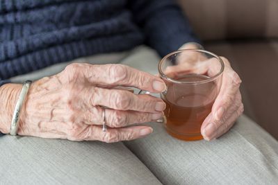 92歲嬤離世...生前「1習慣」資產變3.8億　孫子嚇喊：比繼承時更多