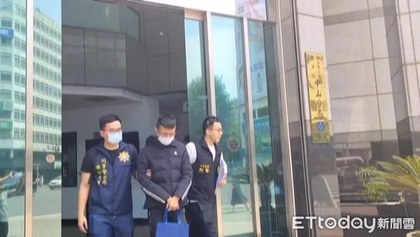 ▲警方逮捕涉嫌隱身宮廟經營洗錢水房的竹聯幫弘仁會成員。（圖／記者張君豪翻攝）