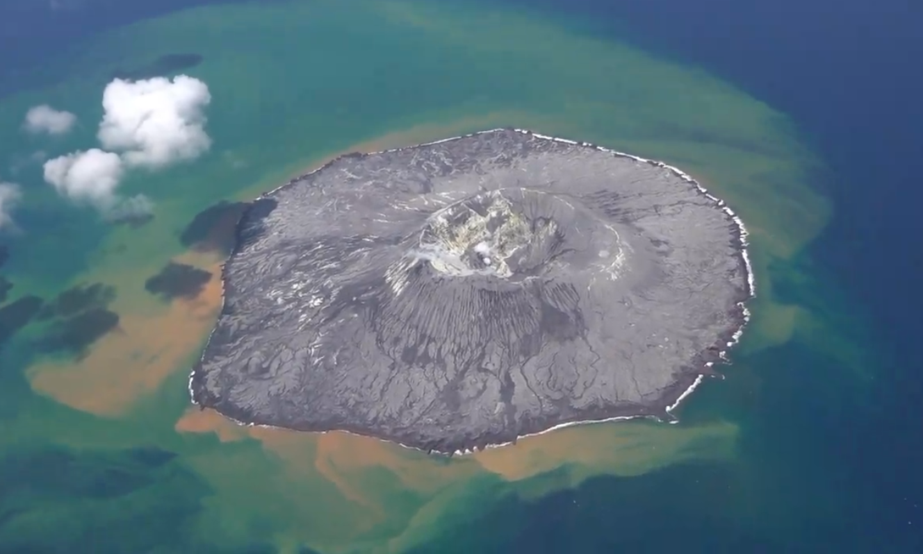 ▲▼日本海底火山「須美壽島」周遭海水詭異變色！。（圖／翻攝自海上保安廳）