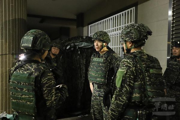 ▲▼參謀總長梅家樹親自視導海軍海鋒大隊。（圖／軍聞社）