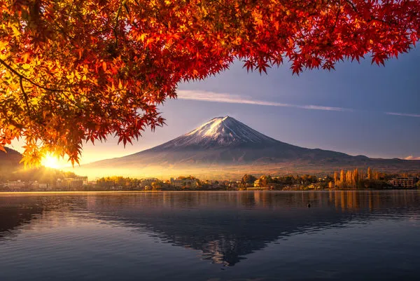 ▲▼釜山國際煙火節，富士山楓葉，越南旅遊，歐洲聖誕市集。（圖／可樂旅遊提供）