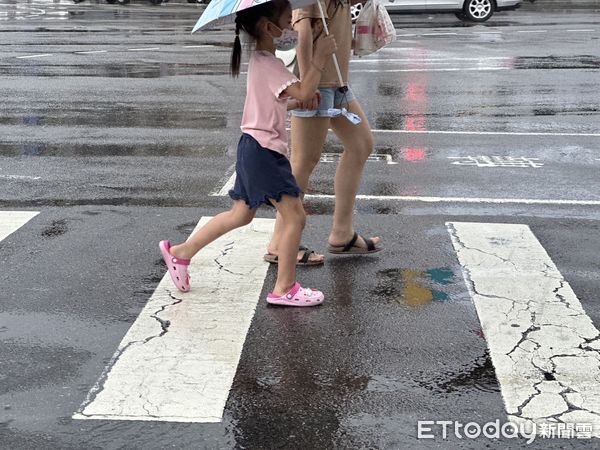 ▲凱米,颱風,街頭,下雨。（圖／記者許權毅攝）