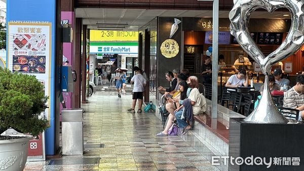 ▲凱米,颱風,街頭,下雨。（圖／記者許權毅攝）