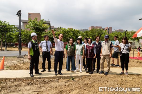 ▲▼  翁章梁視察長庚醫療專區中央公園營造工程   。（圖／嘉義縣政府提供）