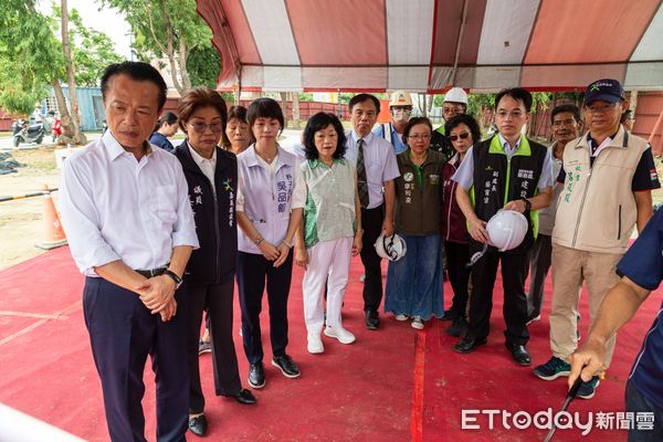 ▲▼  翁章梁視察長庚醫療專區中央公園營造工程   。（圖／嘉義縣政府提供）