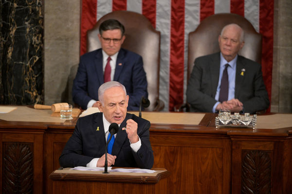 以色列总理赴美国会演讲！呛反战抗议者「是伊朗好用的白痴」