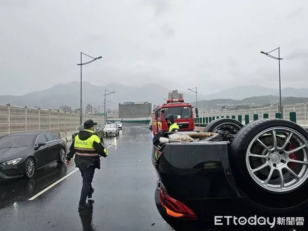 ▲▼ 北投翻車            。（圖／記者黃宥寧翻攝）