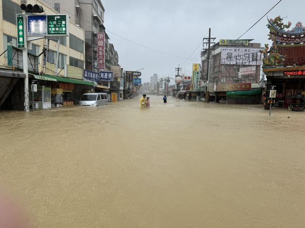 ▲▼仁武淹水             。（圖／記者陳宏瑞翻攝）