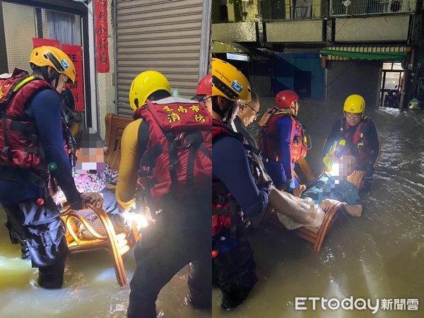 ▲▼快訊／台南後壁大雨受困！「阿公阿嬤坐藤椅」被警消扛出。（圖／記者林東良翻攝）