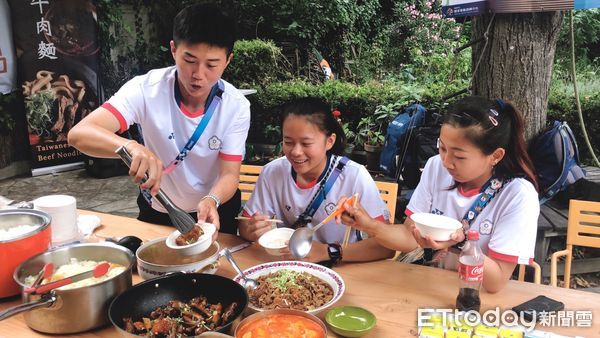 ▲中華隊在巴黎奧運的專屬膳食中繼站，為選手提供最均衡營養的餐食料理。（圖／記者杜奕君攝）