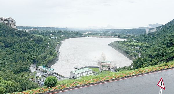 ▲石門水庫水位因颱風帶來充沛雨量，後池堰幾乎已灌飽。（圖／北水分署提供）