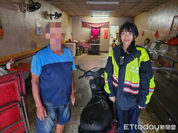 ▲東港警分局崁頂分駐所所長蔡曜陽、警員蔡馨儀確認陳父平安             。（圖／記者陳崑福翻攝）