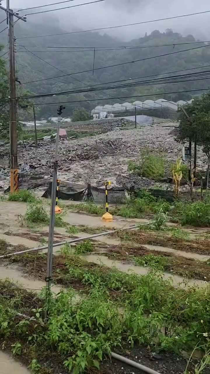 ▲信義鄉土石流災情嚴重。（圖／記者高堂堯翻攝）