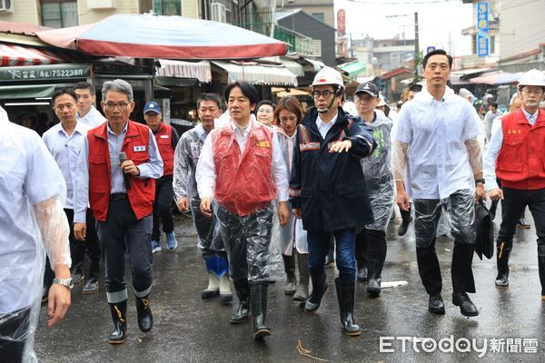 ▲▼恐怖暴雨釀高雄大淹水，陳其邁曝數據：已超過「200年防洪頻率」。（圖／記者賴文萱翻攝）