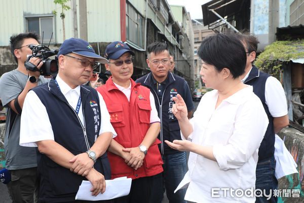 ▲▼全島一命!盧秀燕不但主動連絡陳其邁願意支援清理家園，5部抽水機也出發協助台南。（圖／台中市政府提供，下同）