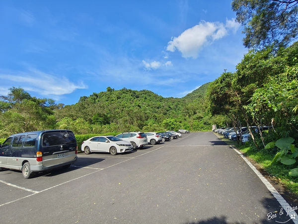 ▲▼宜蘭冬山新寮瀑布步道，漫步輕鬆好走森林步道，探訪雙層沁涼瀑布。（圖／紫色微笑提供）