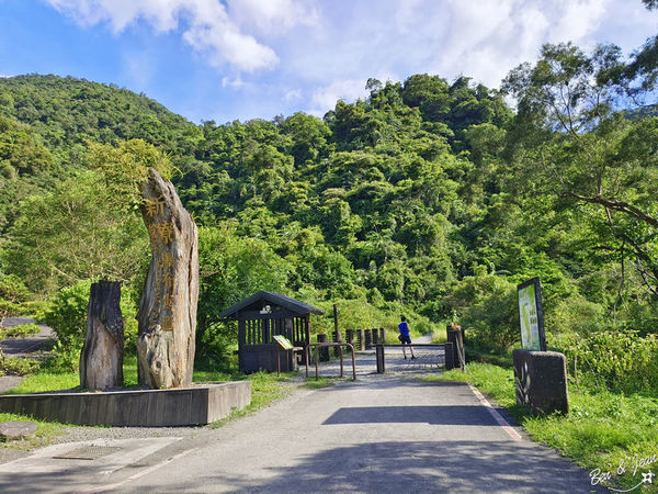 ▲▼宜蘭冬山新寮瀑布步道，漫步輕鬆好走森林步道，探訪雙層沁涼瀑布。（圖／紫色微笑提供）