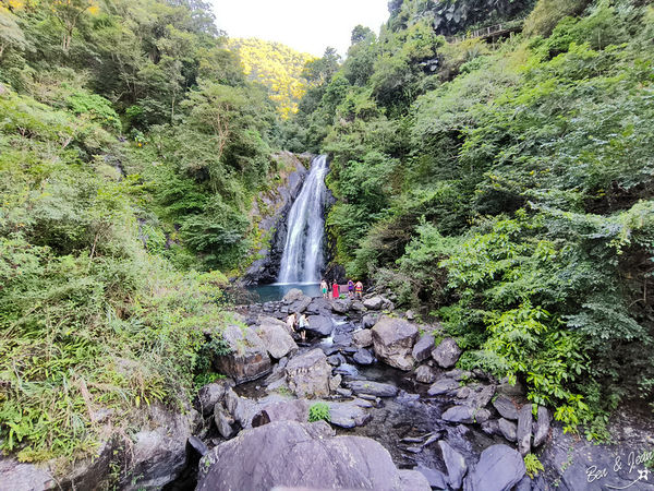 ▲▼宜蘭冬山新寮瀑布步道，漫步輕鬆好走森林步道，探訪雙層沁涼瀑布。（圖／紫色微笑提供）