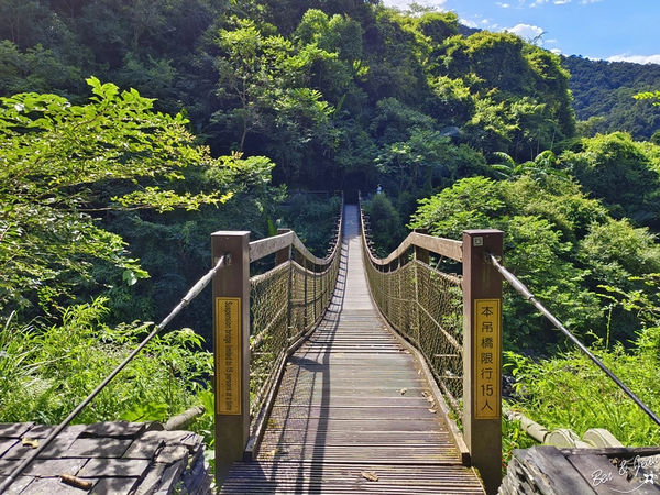 ▲▼宜蘭冬山新寮瀑布步道，漫步輕鬆好走森林步道，探訪雙層沁涼瀑布。（圖／紫色微笑提供）