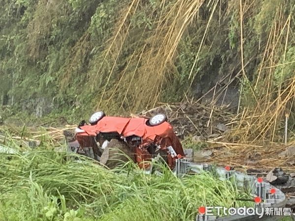 ▲▼嘉義阿里山林鐵維修員下山途中遭落石砸中。（圖／民眾提供）