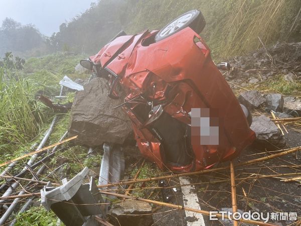 ▲▼嘉義阿里山林鐵維修員下山途中遭落石砸中。（圖／民眾提供）