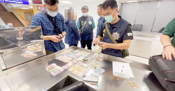 ▲大陸籍張姓男子挑選東南亞航線航班，航警局佈線追緝到案。（圖／航警局提供）