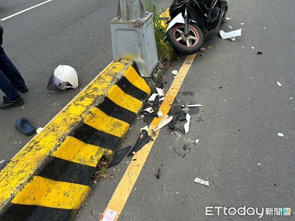 ▲▼        三峽機車自撞事故，騎士命危送醫搶救     。（圖／記者陸運陞翻攝）