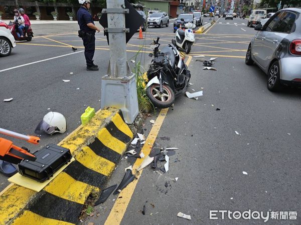 ▲▼        三峽機車自撞事故，騎士命危送醫搶救     。（圖／記者陸運陞翻攝）