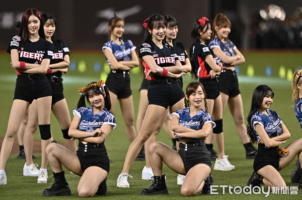 ▲▼富邦悍將流行音樂節大巨蛋開唱，韓國起亞虎啦啦隊「KIA TIGERS CHEERLEADER」隊長金韓拿、19歲「超新星」李珠珢，以及朴星垠、朴信妃、鄭嘉睿、劉世彬共6名成員，與Fubon Angels一同帶來賽前表演。（圖／記者李毓康攝）