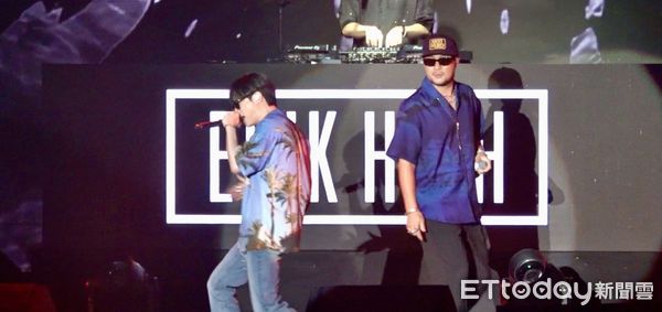 ▲▼Epik High台大開唱：要對它感到驕傲！　台下全是「中指」狂搖。（圖／記者莊喬迪攝）