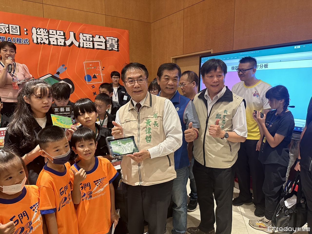 台南首度於百貨公司辦理AI機器人活動　黃偉哲：實現全民機器人教育普及化