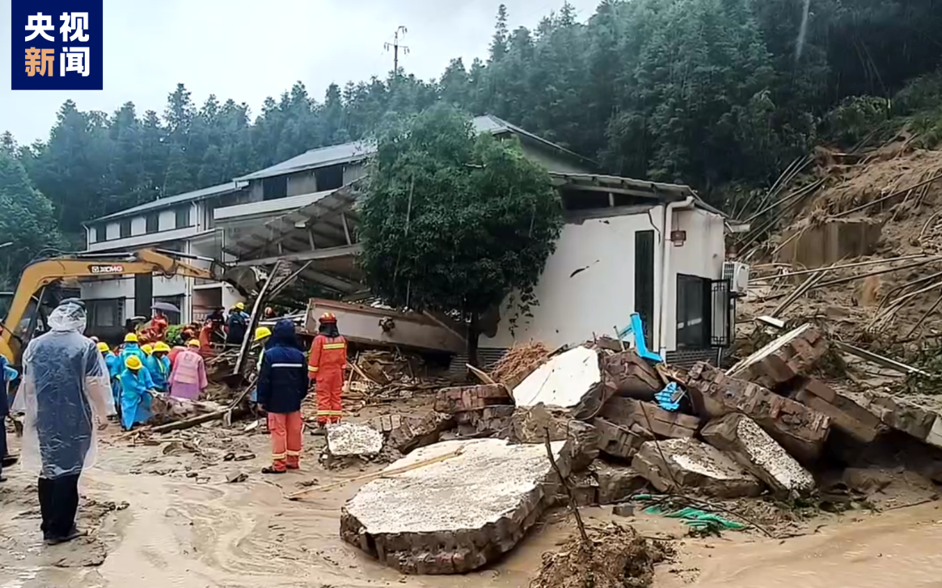 ▲▼湖南山體滑坡沖垮民宿，導致15人身亡。（圖／翻攝微博）