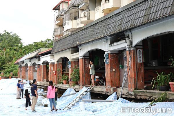 ▲竹山鎮鴻囍別墅社區道路坍陷。（圖／南投縣政府提供）